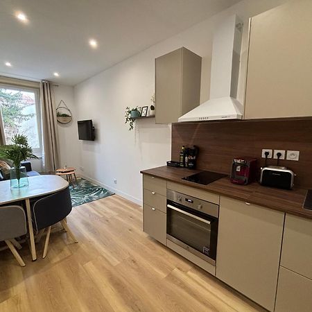 Appartement Elegant T2 A Bron, Tramway A 2Min, Box Parking, 4Personnes Extérieur photo