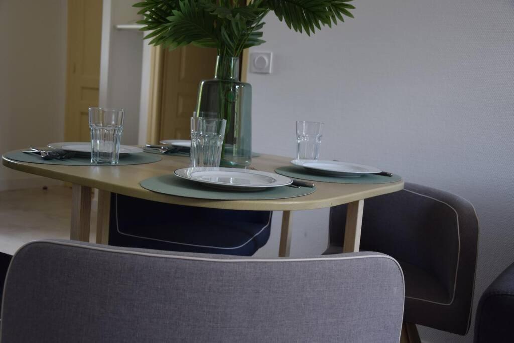 Appartement Elegant T2 A Bron, Tramway A 2Min, Box Parking, 4Personnes Extérieur photo