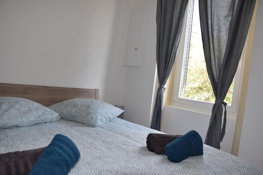 Appartement Elegant T2 A Bron, Tramway A 2Min, Box Parking, 4Personnes Extérieur photo
