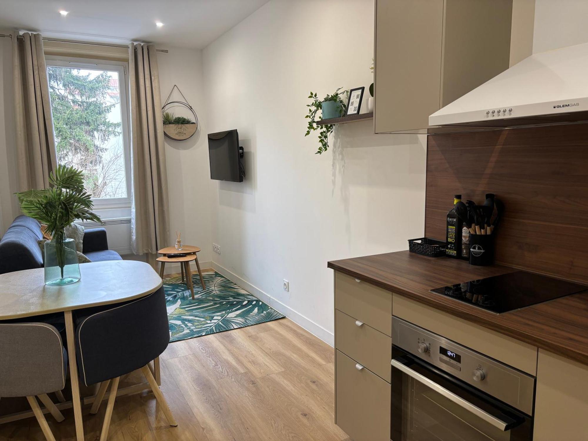 Appartement Elegant T2 A Bron, Tramway A 2Min, Box Parking, 4Personnes Extérieur photo