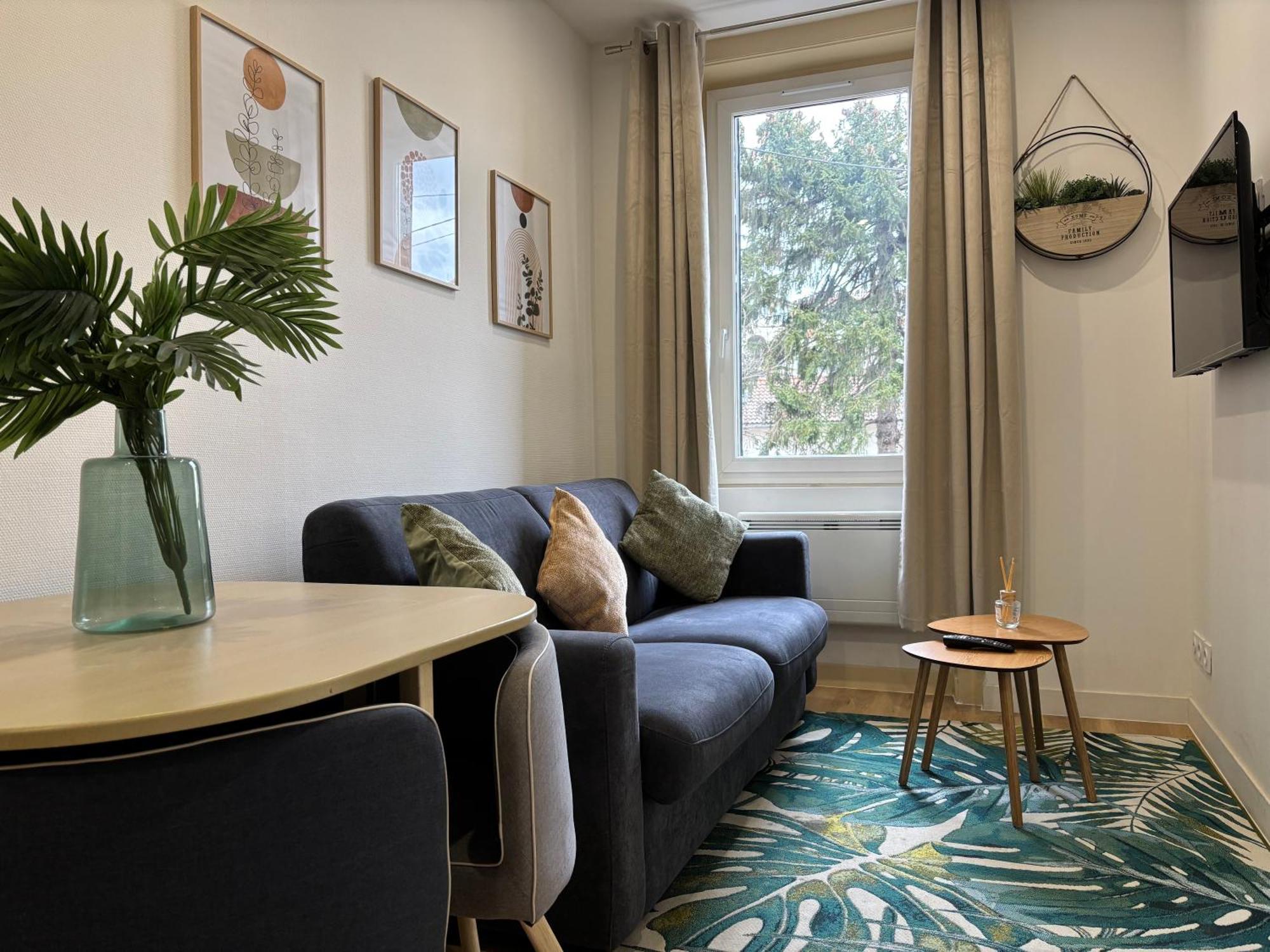 Appartement Elegant T2 A Bron, Tramway A 2Min, Box Parking, 4Personnes Extérieur photo